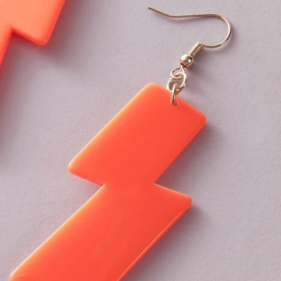 ⚡️ Retro style lighting bolt earrings ⚡️ - Picture 3 of 3